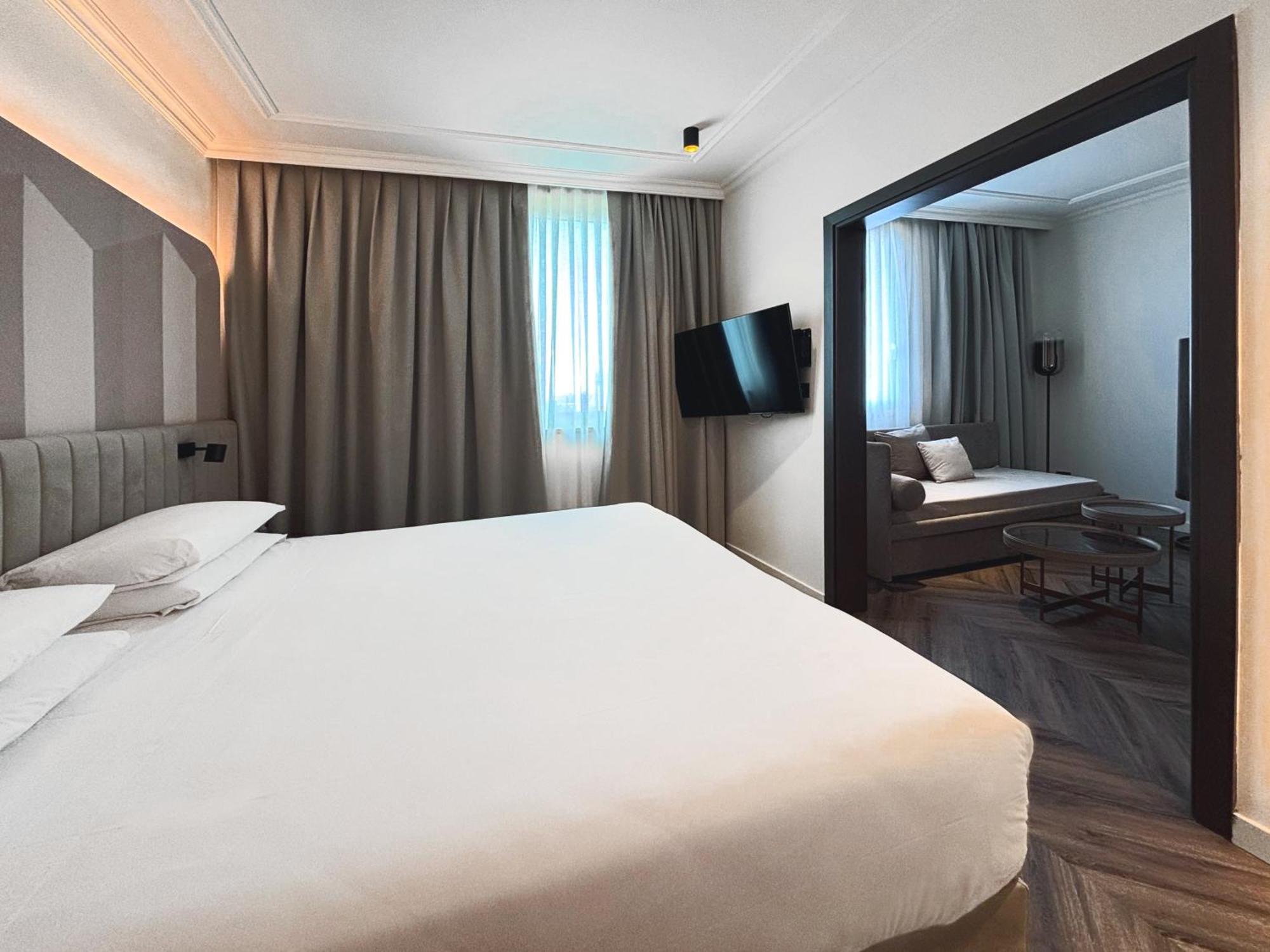 Deluxe Junior Suite